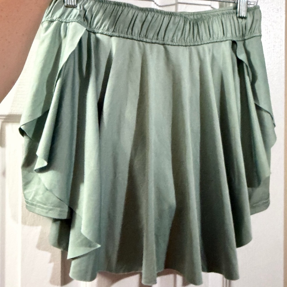Flowy Green Skort with  Tie Waist EUC - Picture 5 of 5